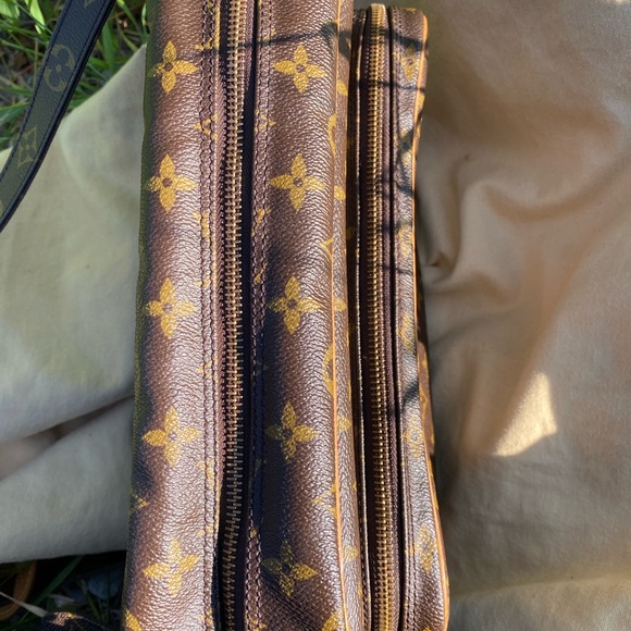 Louis Vuitton Nile - Picture 4 of 16